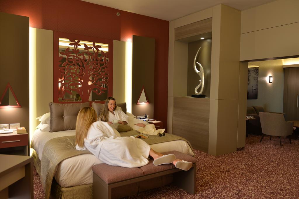 Regency Palace Hotel Джуния Екстериор снимка
