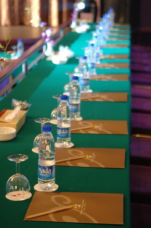 Regency Palace Hotel Джуния Екстериор снимка