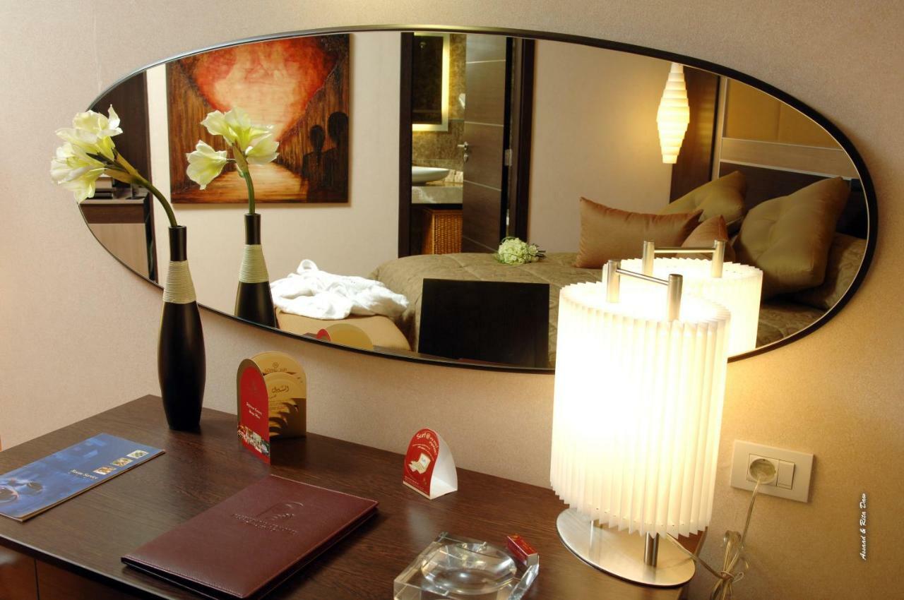 Regency Palace Hotel Джуния Екстериор снимка